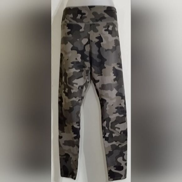 WILD FABLE Women's Leggings HIGH WAISTED Classic  GRAY CAMO LG - Picture 1 of 9